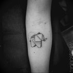 Фото рисунка тату оригами 12.10.2018 №082 - origami tattoo - tattoo-photo.ru