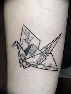 Фото рисунка тату оригами 12.10.2018 №102 - origami tattoo - tattoo-photo.ru