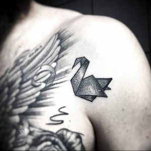 Фото рисунка тату оригами 12.10.2018 №143 - origami tattoo - tattoo-photo.ru