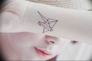 Фото рисунка тату оригами 12.10.2018 №173 - origami tattoo - tattoo-photo.ru