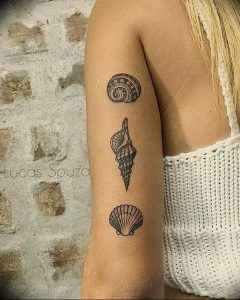 Фото рисунка тату ракушка 12.10.2018 №044 - tattoo shell - tattoo-photo.ru