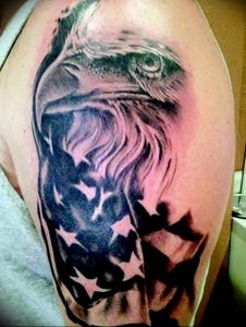 Фото тату беркут 10.10.2018 №047 - tattoo eagle - tattoo-photo.ru