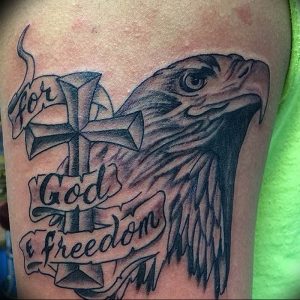 Фото тату беркут 10.10.2018 №054 - tattoo eagle - tattoo-photo.ru