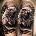 Фото тату беркут 10.10.2018 №069 - tattoo eagle - tattoo-photo.ru