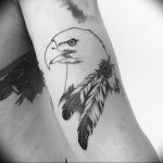 Фото тату беркут 10.10.2018 №073 - tattoo eagle - tattoo-photo.ru