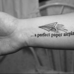 Фото тату бумажный самолетик 09.10.2018 №004 - tattoo paper airplane - tattoo-photo.ru