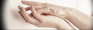 Фото тату бумажный самолетик 09.10.2018 №005 - tattoo paper airplane - tattoo-photo.ru