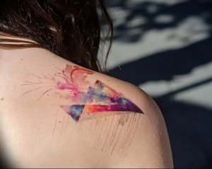 Фото тату бумажный самолетик 09.10.2018 №006 - tattoo paper airplane - tattoo-photo.ru