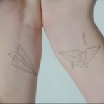 Фото тату бумажный самолетик 09.10.2018 №013 - tattoo paper airplane - tattoo-photo.ru