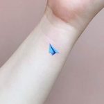 Фото тату бумажный самолетик 09.10.2018 №016 - tattoo paper airplane - tattoo-photo.ru
