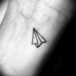 Фото тату бумажный самолетик 09.10.2018 №017 - tattoo paper airplane - tattoo-photo.ru
