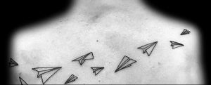 Фото тату бумажный самолетик 09.10.2018 №021 - tattoo paper airplane - tattoo-photo.ru