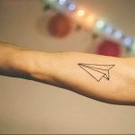 Фото тату бумажный самолетик 09.10.2018 №034 - tattoo paper airplane - tattoo-photo.ru