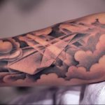 Фото тату бумажный самолетик 09.10.2018 №036 - tattoo paper airplane - tattoo-photo.ru