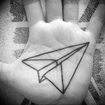 Фото тату бумажный самолетик 09.10.2018 №039 - tattoo paper airplane - tattoo-photo.ru