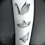 Фото тату бумажный самолетик 09.10.2018 №063 - tattoo paper airplane - tattoo-photo.ru