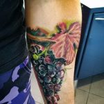 Фото тату виноград 10.10.2018 №026 - tattoo grapes - tattoo-photo.ru