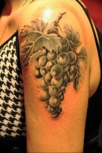 Фото тату виноград 10.10.2018 №054 - tattoo grapes - tattoo-photo.ru