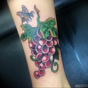 Фото тату виноград 10.10.2018 №097 - tattoo grapes - tattoo-photo.ru