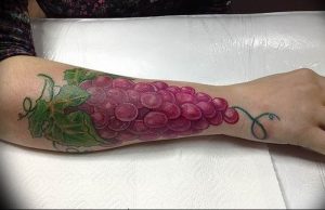 Фото тату виноград 10.10.2018 №108 - tattoo grapes - tattoo-photo.ru