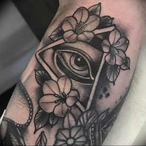 Фото тату глаз 10.10.2018 №067 - eye tattoo - tattoo-photo.ru