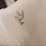 Фото тату голубь 26.10.2018 №008 - tattoo dove - tattoo-photo.ru