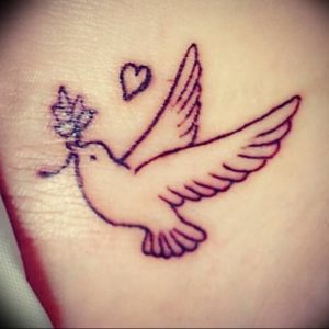 Фото тату голубь 26.10.2018 №062 - tattoo dove - tattoo-photo.ru