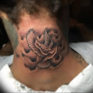 Фото тату голубь 26.10.2018 №066 - tattoo dove - tattoo-photo.ru