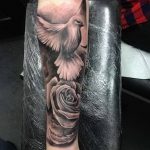 Фото тату голубь 26.10.2018 №073 - tattoo dove - tattoo-photo.ru