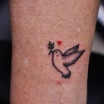 Фото тату голубь 26.10.2018 №077 - tattoo dove - tattoo-photo.ru