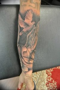 Фото тату голубь 26.10.2018 №104 - tattoo dove - tattoo-photo.ru