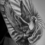 Фото тату голубь 26.10.2018 №108 - tattoo dove - tattoo-photo.ru