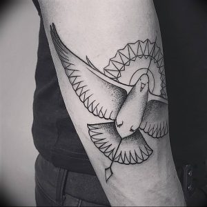 Фото тату голубь 26.10.2018 №111 - tattoo dove - tattoo-photo.ru