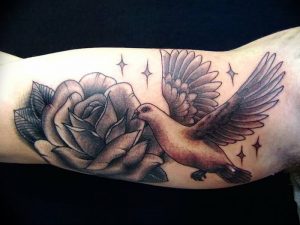 Фото тату голубь 26.10.2018 №115 - tattoo dove - tattoo-photo.ru