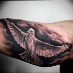 Фото тату голубь 26.10.2018 №128 - tattoo dove - tattoo-photo.ru