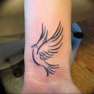 Фото тату голубь 26.10.2018 №140 - tattoo dove - tattoo-photo.ru