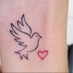 Фото тату голубь 26.10.2018 №150 - tattoo dove - tattoo-photo.ru