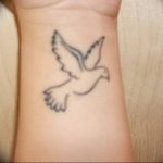 Фото тату голубь 26.10.2018 №157 - tattoo dove - tattoo-photo.ru