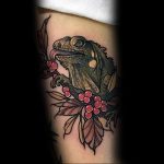 Фото тату игуана 26.10.2018 №034 - tattoo iguana - tattoo-photo.ru