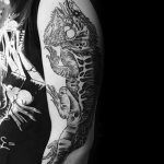 Фото тату игуана 26.10.2018 №036 - tattoo iguana - tattoo-photo.ru