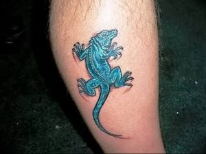 Фото тату игуана 26.10.2018 №049 - tattoo iguana - tattoo-photo.ru