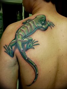 Фото тату игуана 26.10.2018 №074 - tattoo iguana - tattoo-photo.ru