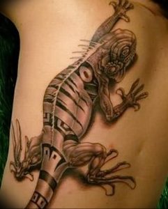 Фото тату игуана 26.10.2018 №080 - tattoo iguana - tattoo-photo.ru