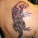 Фото тату игуана 26.10.2018 №087 - tattoo iguana - tattoo-photo.ru