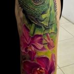 Фото тату игуана 26.10.2018 №104 - tattoo iguana - tattoo-photo.ru