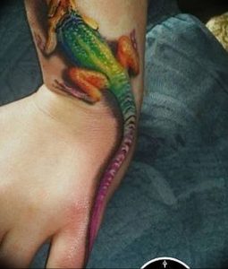 Фото тату игуана 26.10.2018 №111 - tattoo iguana - tattoo-photo.ru
