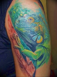 Фото тату игуана 26.10.2018 №120 - tattoo iguana - tattoo-photo.ru