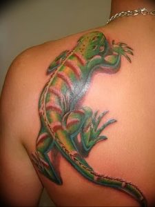 Фото тату игуана 26.10.2018 №126 - tattoo iguana - tattoo-photo.ru