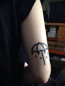 Фото рисунка тату зонтик 06.10.2018 №079 - tattoo umbrella - tattoo-photo.ru