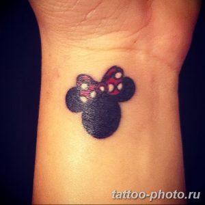Фото рисунка Тату Микки Маус 20.11.2018 №107 - Tattoo Mickey Mouse - tattoo-photo.ru